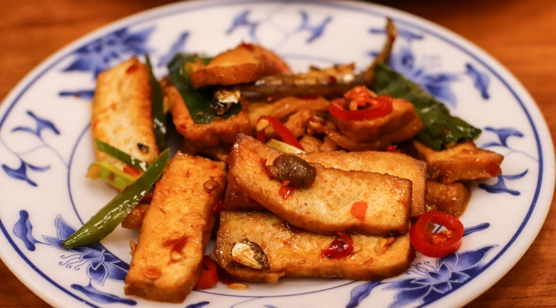 西門町熱炒終極攻略：5家必訪店、招牌菜與點菜秘訣