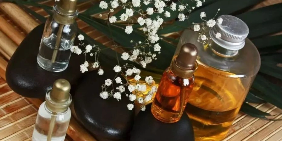 精油是什麼？完整解析定義、用途、選購與安全指南