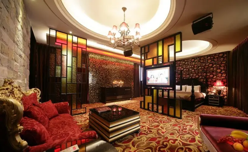 台中汽車旅館KTV四人房終極指南：狂歡派對與住宿一次搞定