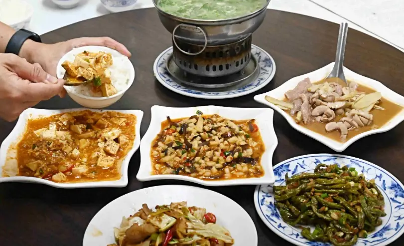 西門町聚餐不踩雷！精選5間平價餐廳，學生、小資族都愛