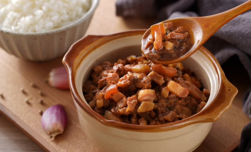 詹姆士肉燥做法秘訣大公開：在家輕鬆做出台灣經典美味