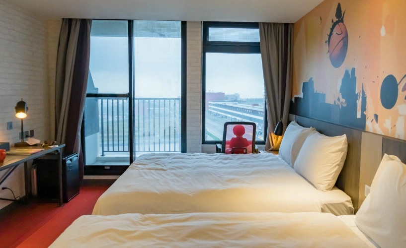 麗寶賽車主題旅店全攻略：房型、賽車體驗、OUTLET購物一次搞定！