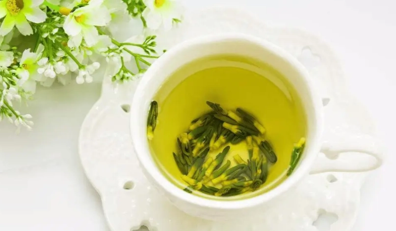 蓮子心可以天天喝嗎？中醫師解析長期飲用的關鍵與風險