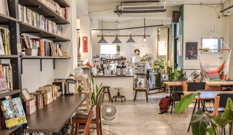 台南 咖啡廳 插座多