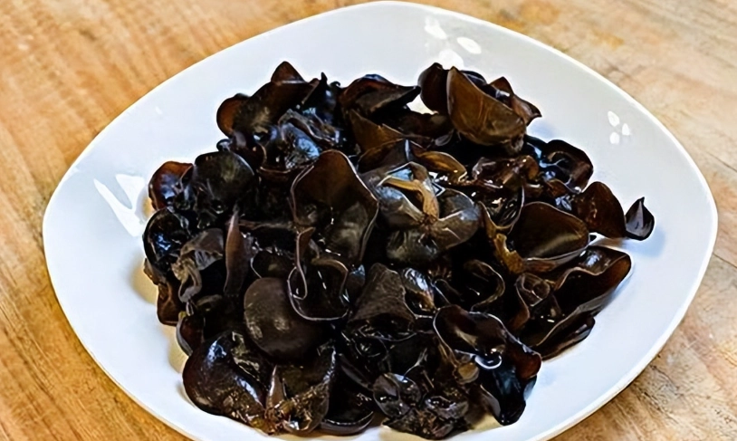 木耳煮熟隔夜能吃嗎？專家解析保存關鍵與食安風險