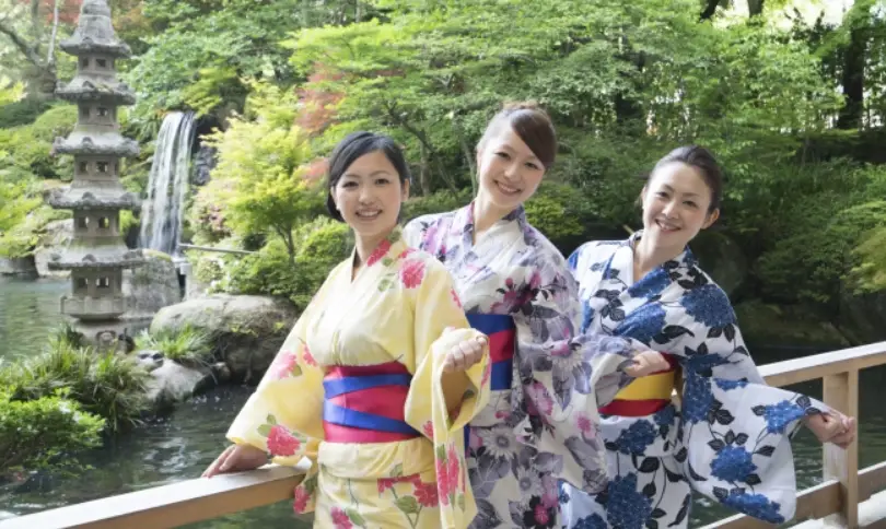 浴衣裡面穿什麼