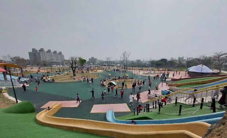 桃竹苗親子景點全攻略：20個爸媽不累小孩放電的好去處