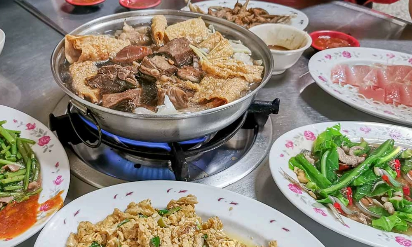 台東知本晚餐吃什麼？在地人嚴選8間必訪餐廳與美食地圖