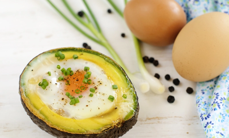 酪梨料理蛋終極指南：從早餐到宴客的完美食譜與秘訣