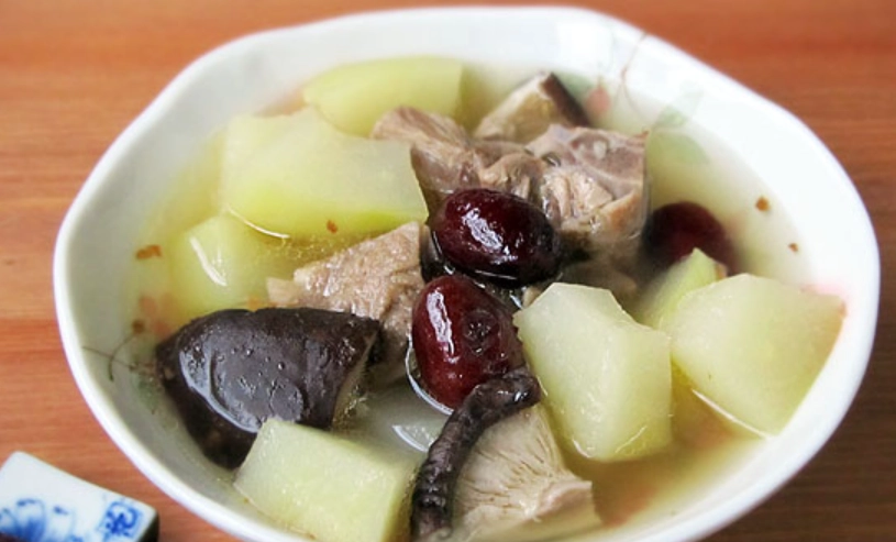 青木瓜湯功效全解析：從豐胸迷思到正確養生喝法