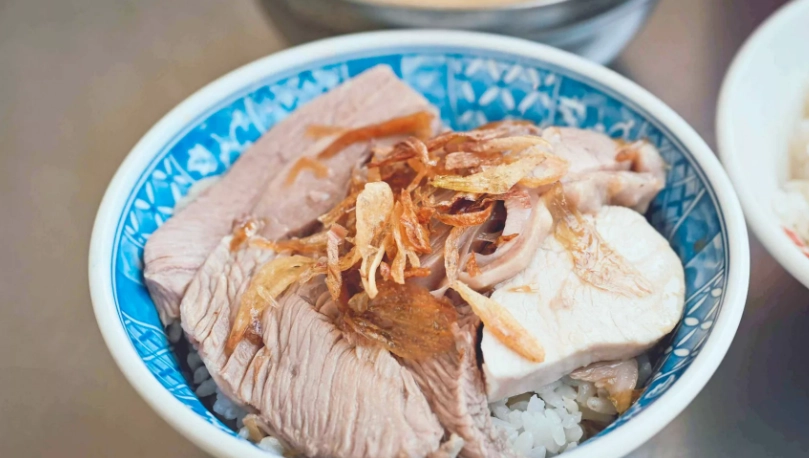 嘉義火雞肉飯攻略：在地人私藏的5家必吃名店與正宗吃法