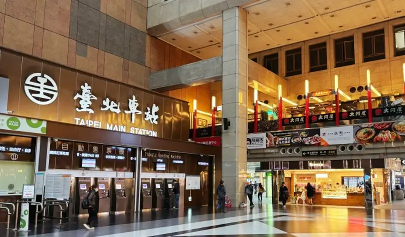 台北車站平價美食不踩雷！在地人私藏銅板價小吃與餐廳省錢攻略