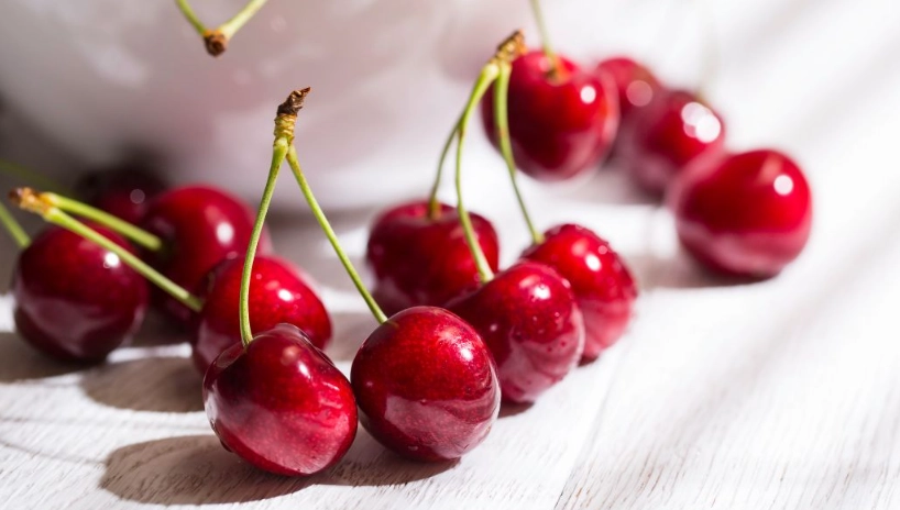 櫻桃一天吃幾顆？營養師揭密每日安全攝取量與挑選秘訣