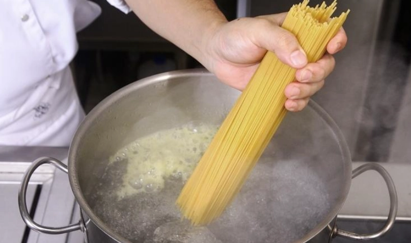 防止義大利麵黏鍋