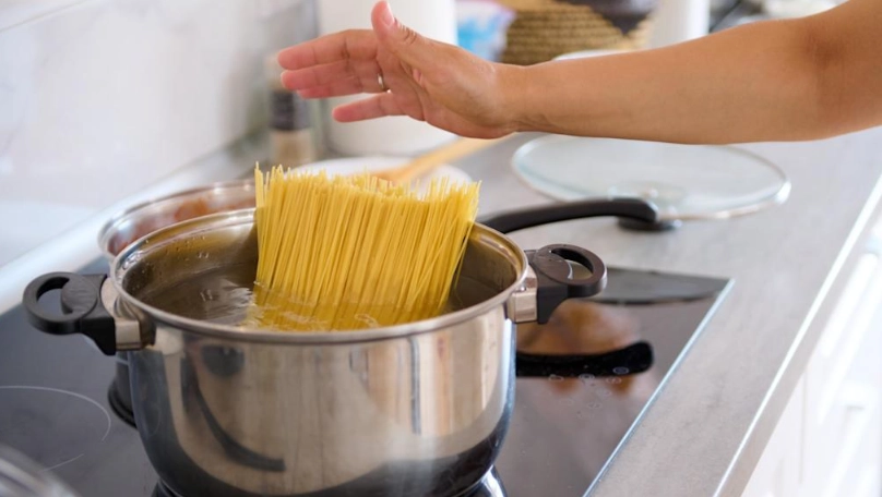 義大利麵冷水下鍋全攻略：顛覆傳統的完美煮麵秘訣