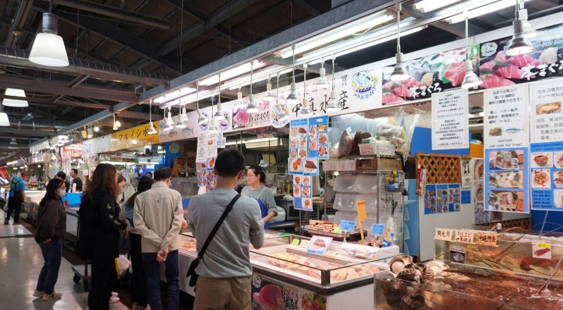 沖繩魚市場美食全攻略：在地人帶路必吃海鮮與採買秘訣