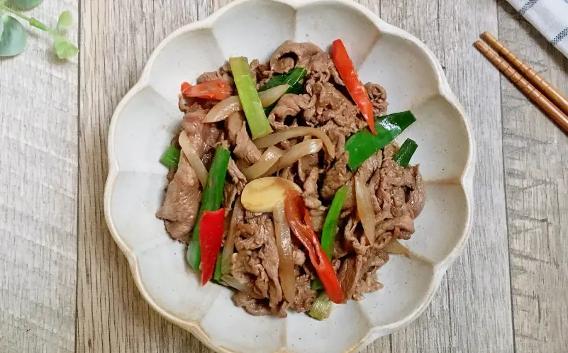 吳秉承蔥爆牛肉食譜與餐廳推薦：在家復刻名菜與台北必吃清單