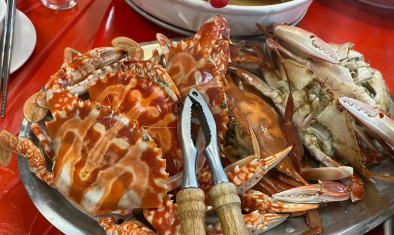 正濱漁港海鮮攻略：必吃餐廳、採買秘訣與隱藏美食地圖