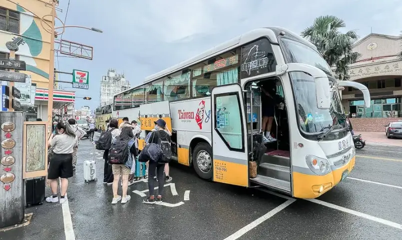 左營到墾丁客運攻略：乘車地點、時刻表、票價與行程規劃