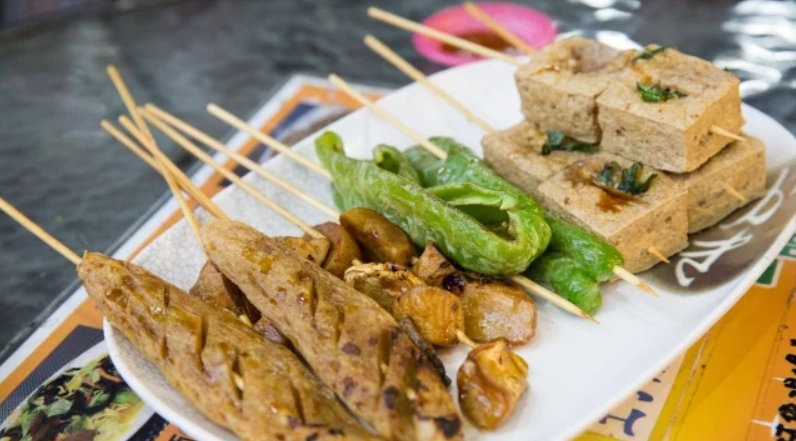 鳳凌廣場素食攻略：在地人帶路，必吃美食與隱藏版點心一次看