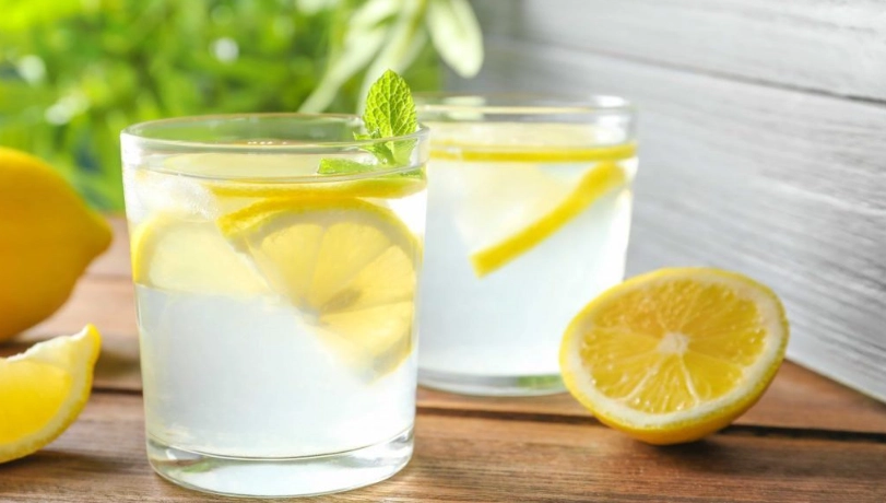 檸檬水美白反黑真相：避免皮膚變黑的完整指南與實用技巧