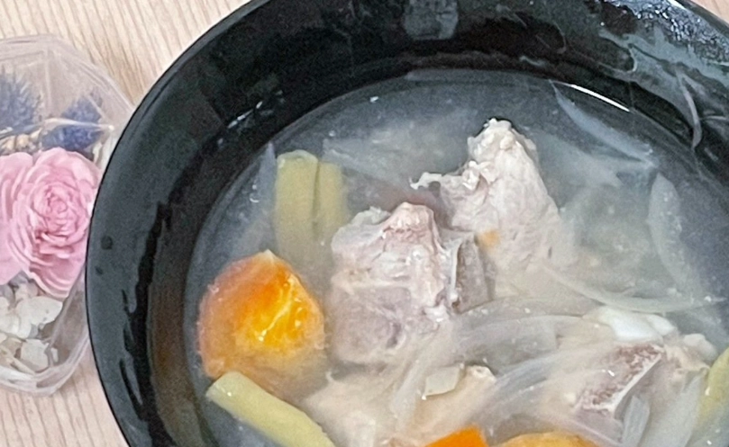 洋蔥大骨湯做法