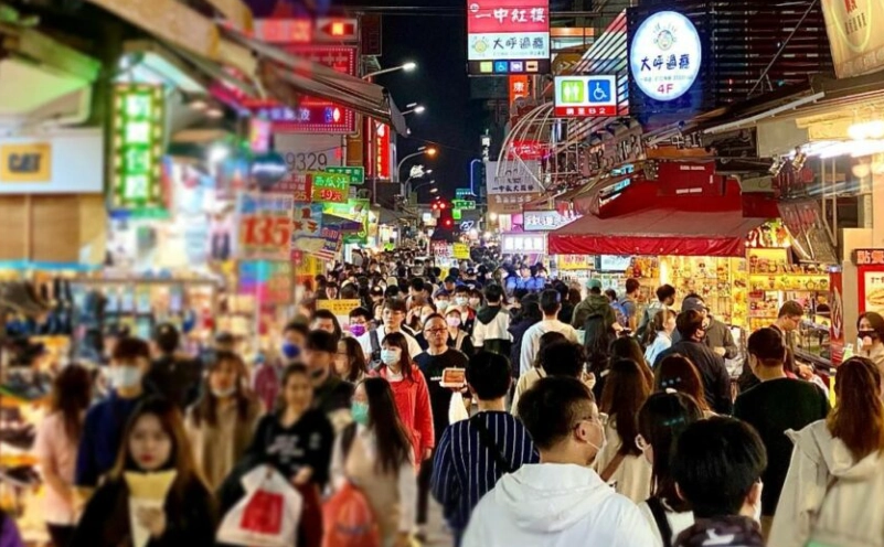 台中夜市大比拼：在地人私心推薦的3大必逛夜市