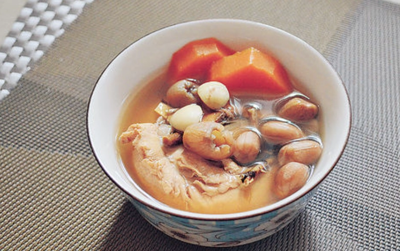 新鮮蓮子煲湯全攻略：從挑選到煲煮的消暑養生秘訣