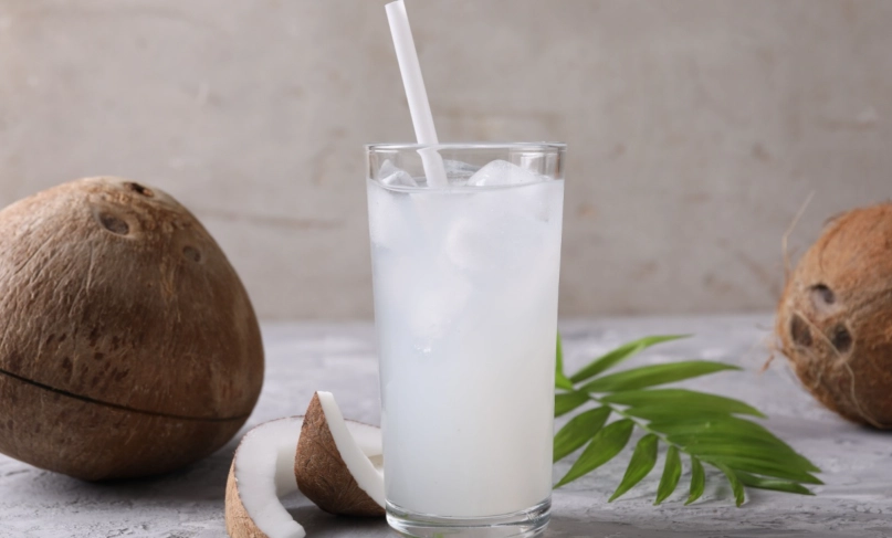 椰子水含糖量全解析：天然甜vs.添加糖，教你聰明選購