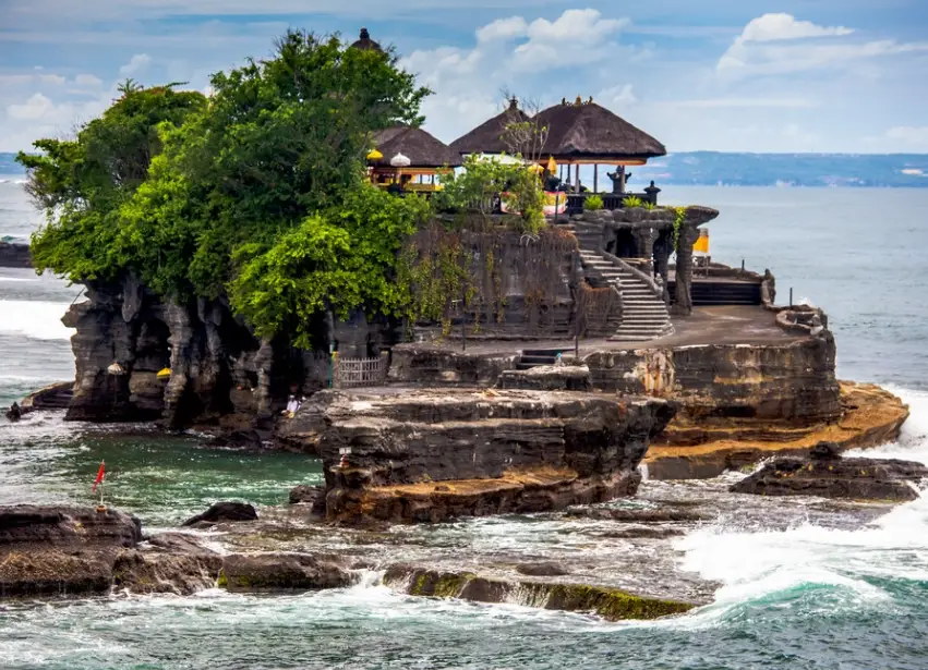 京打馬尼火山 京打馬尼火山