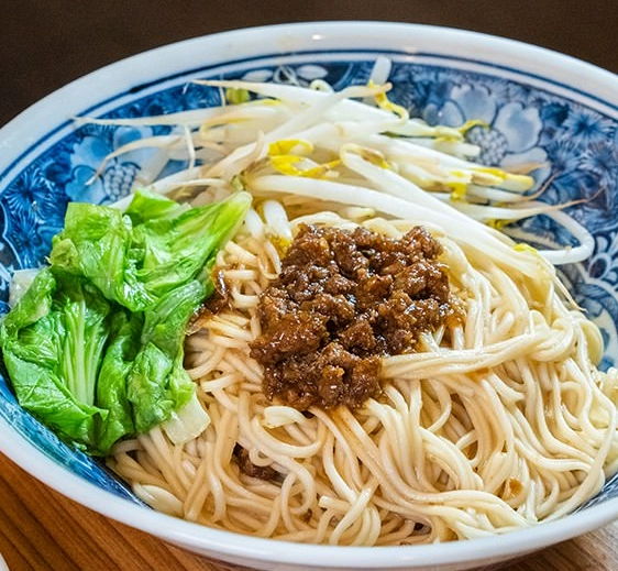 意麵與陽春麵差別終極解析：從麵條、湯頭到吃法一次搞懂