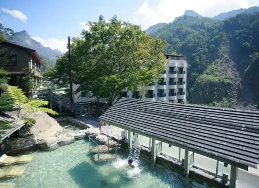 苗栗溫泉泡湯