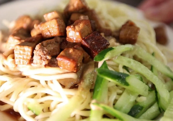 涼麵是用什麼麵？一次搞懂5種涼麵麵條與經典店家推薦