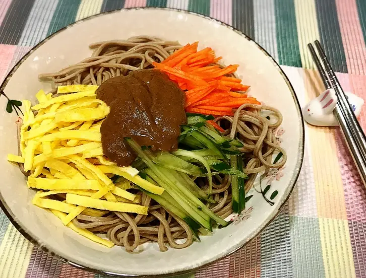 芝麻涼麵做法秘訣大公開：從醬料到麵條的完整指南