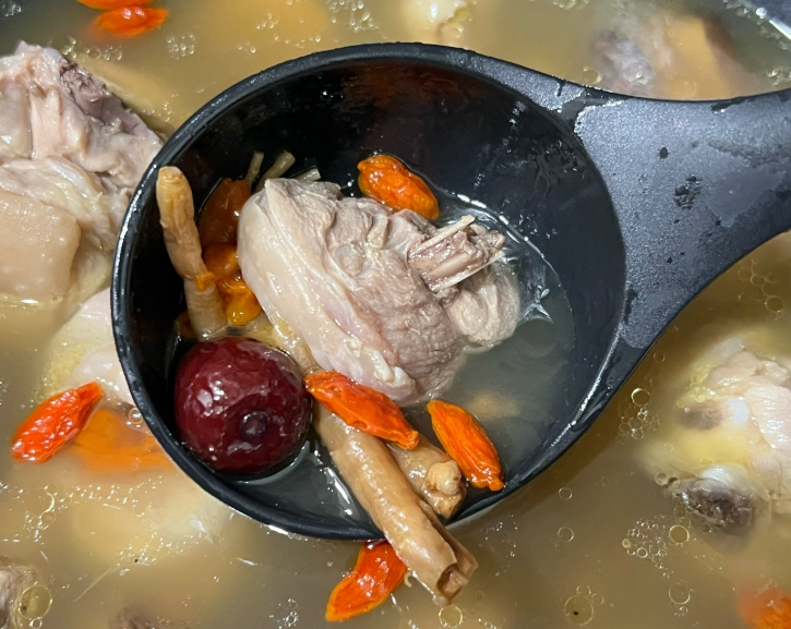 增強免疫力雞湯食譜全攻略：中醫師教你四季養生湯品