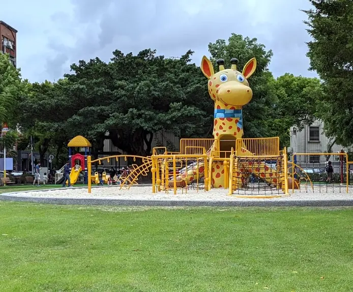 花蓮寵物公園全攻略：免費入場、安全設施，毛孩放電首選！