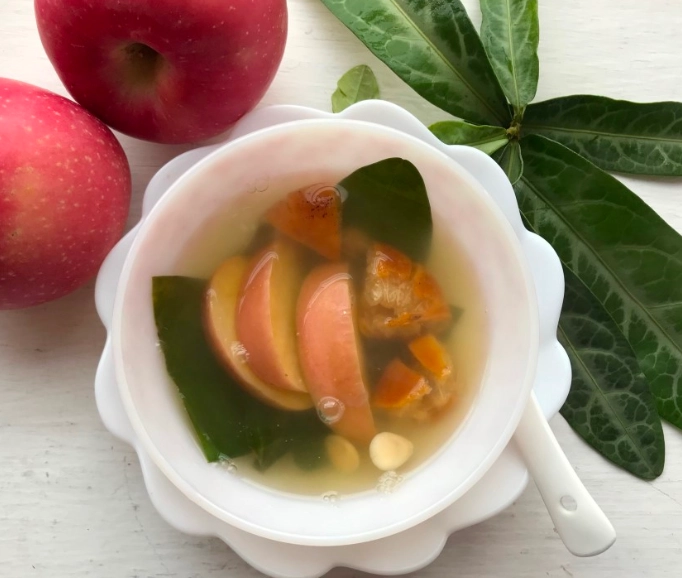 青欖桔餅蘋果湯功效與做法全攻略：潤喉止咳這樣煮