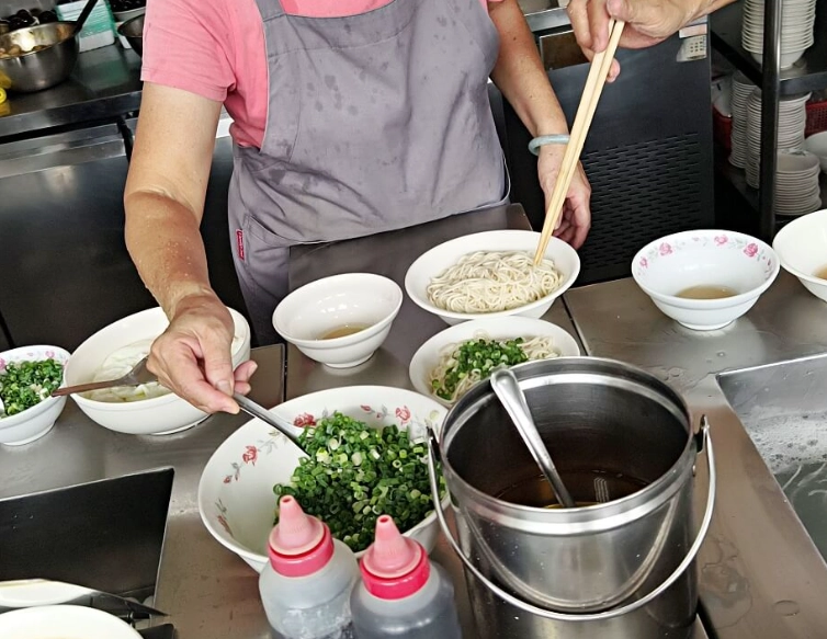 二崙麵店｜雲林古早味麵食推薦，在地人私藏的手工好麵