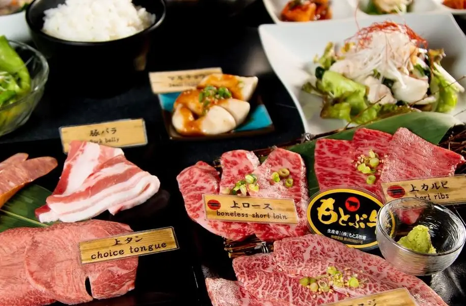 沖繩縣廳前美食地圖：在地人推薦的必吃餐廳與點餐攻略