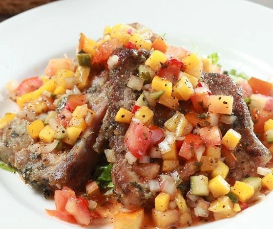 大湖草莓酒餐厅