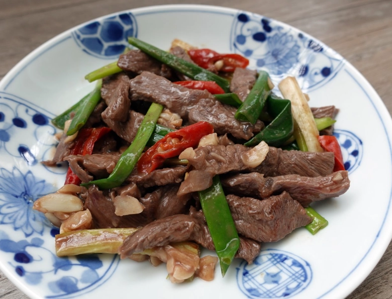 蔥爆牛肉高麗菜秘訣大公開：從選材到火候的完整指南