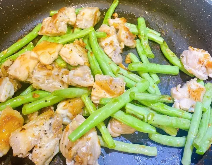 家常蒜炒雞腿肉