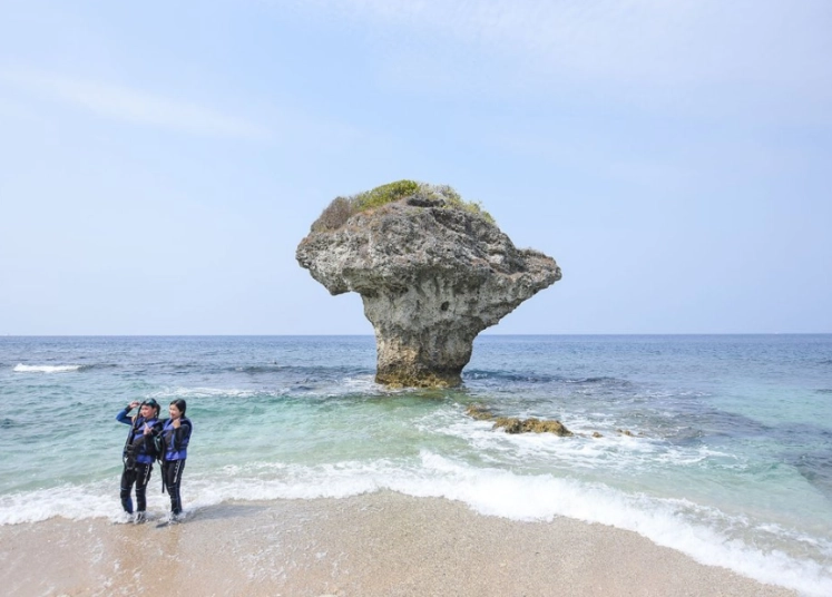 小琉球兩天一夜套裝行程攻略：海龜共游、潮間帶與美食住宿全解析