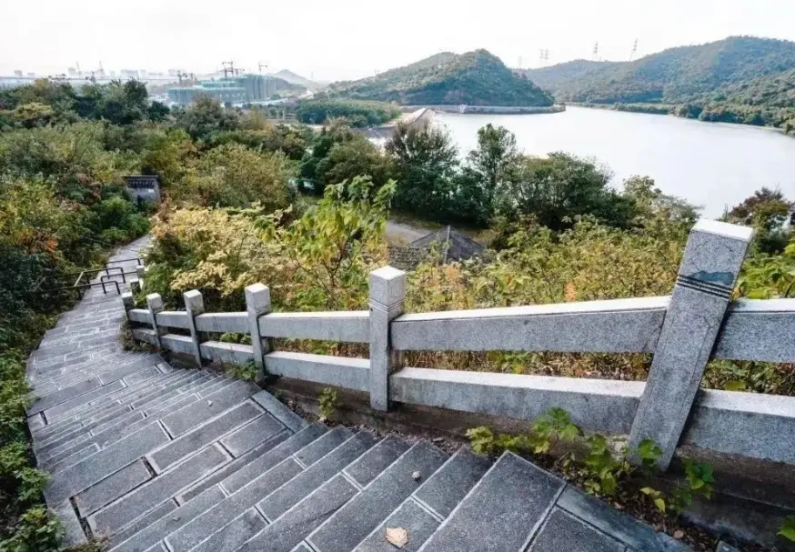 新北三峽秘境：鸢山登山步道路線攻略與IG打卡點全解析