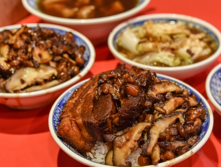 台三線美食全攻略：從北到南必吃餐廳與隱藏小吃地圖