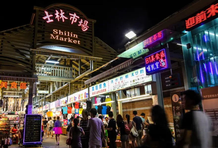 夜市王第一名爭霸戰：在地人嚴選全台最強夜市美食與攻略