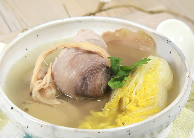 在家也能燉出餐廳級好喝雞湯：3道零失敗食譜與關鍵技巧
