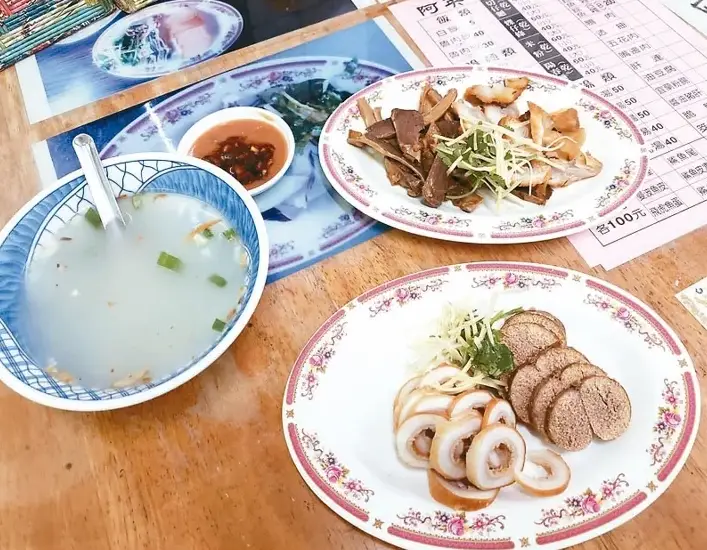 蘇澳小吃全攻略：從海鮮湯圓到隱藏版米糕，老饕帶路吃透透！
