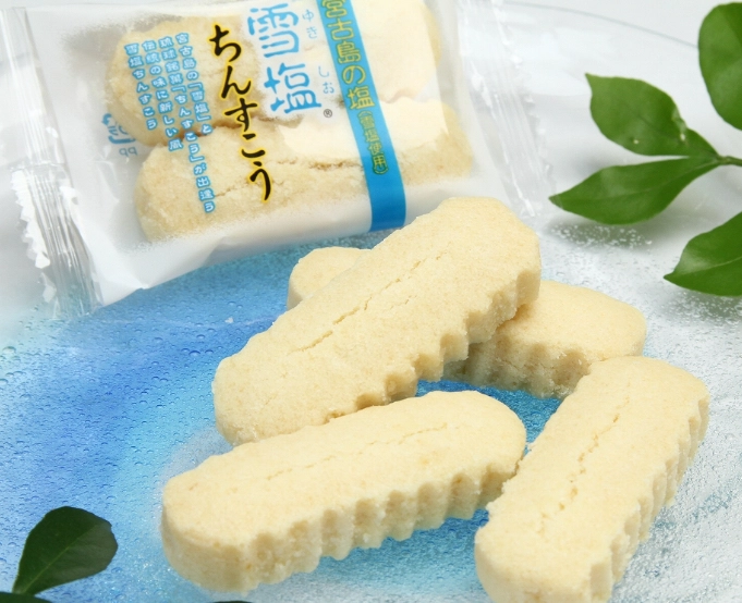 沖繩雪鹽餅好吃嗎？真實口感評價、購買地點與完整攻略