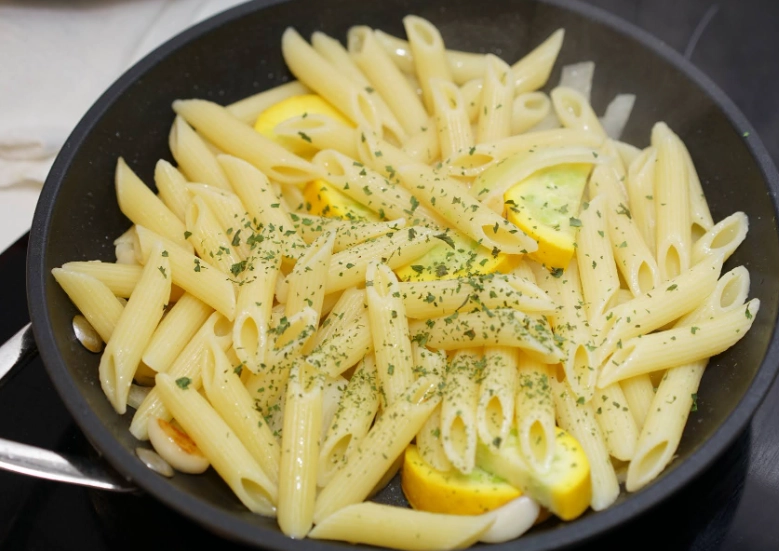 簡單義大利麵食譜：新手必學的快速料理指南